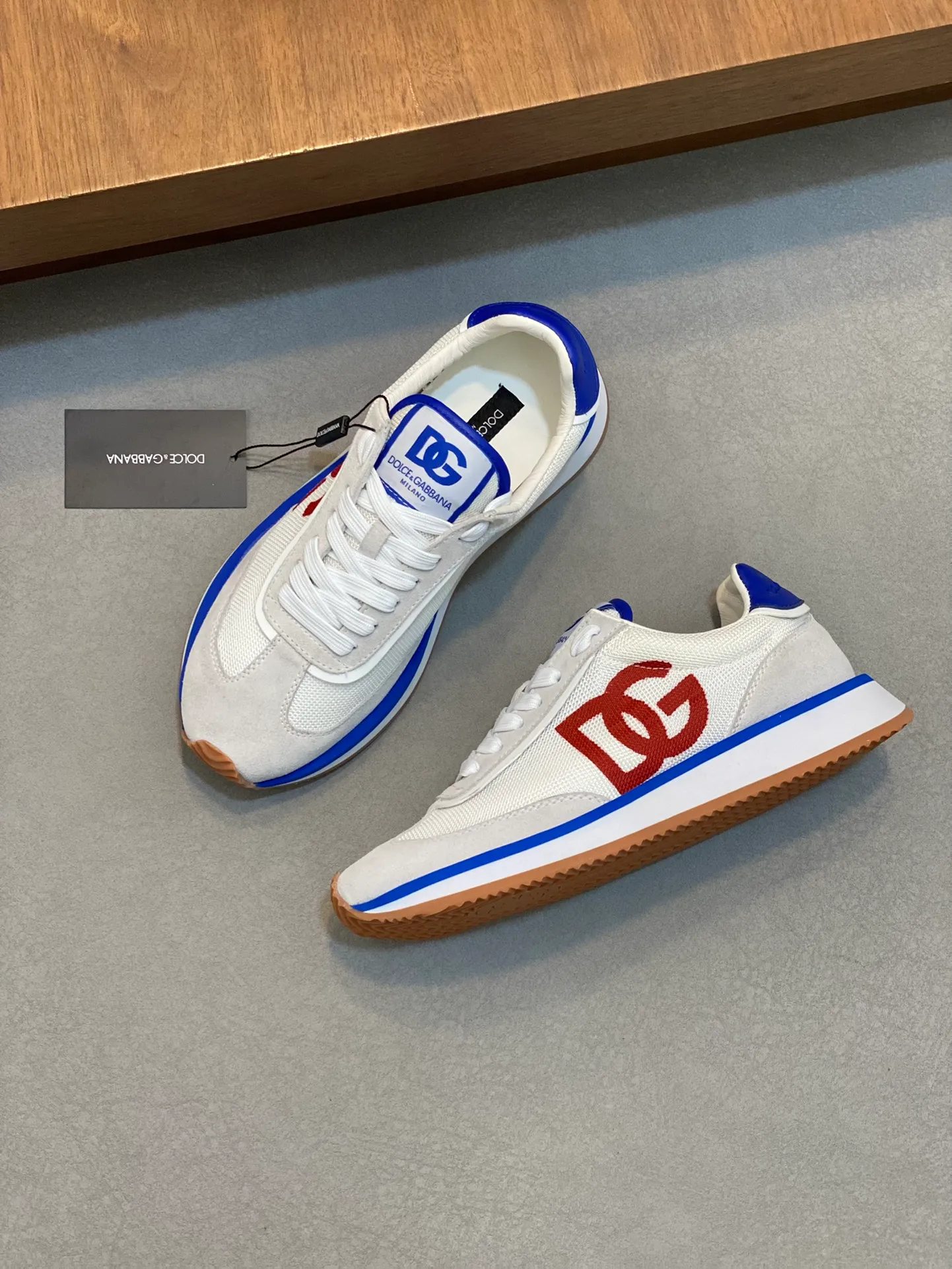 Men's Men's Shoes💰440【New Style】🐝🐝DG••New••Dolce&G*_dgDolce&G*_dgDolce & G*_dg 2024 Early Spring New Men's Lace-up Leather Casual Sports Shoes Made of imported suede cowhide spliced ​​with waterproof fabric, mixed and matched color design, a fashionable and energetic sports shoe that easily meets the needs of modern dressing and highlights the contemporary lifestyle style. The foot is fully lined with cowhide for greater comfort. The tongue and heel are decorated with logos. It is equipped with a rubber outsole. The heel and toe are wrapped to further protect our feet. It is a model worth buying! Size: 39-44 (customized at 38.45)